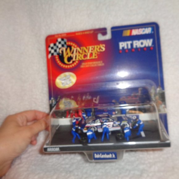 Dale Earnhart Jr Winner's Circle Pit Crew Series Nascar - Picture 4 of 5